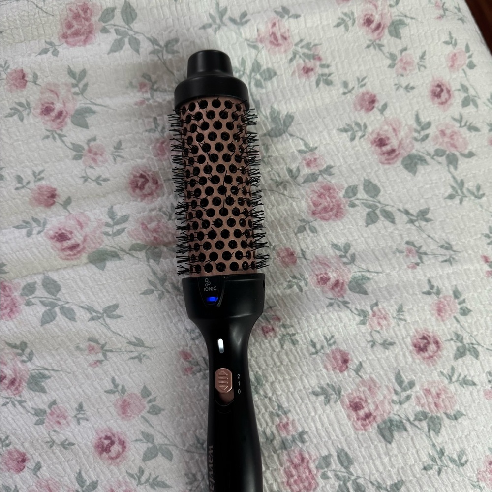 Black and Pink Hair Styling Brush